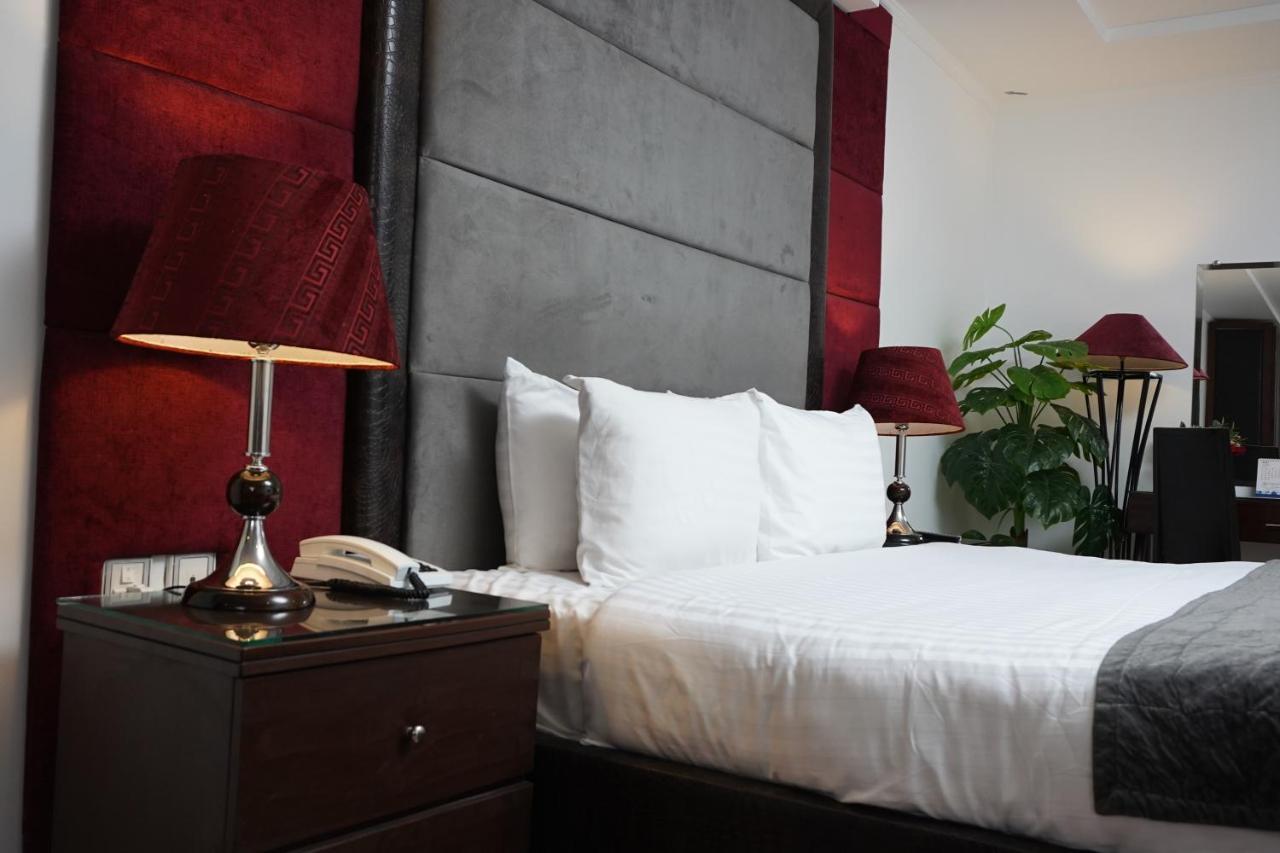 Hotel Oban ラホール エクステリア 写真