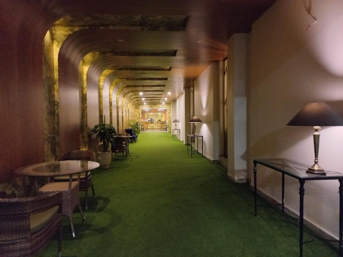Hotel Oban ラホール エクステリア 写真