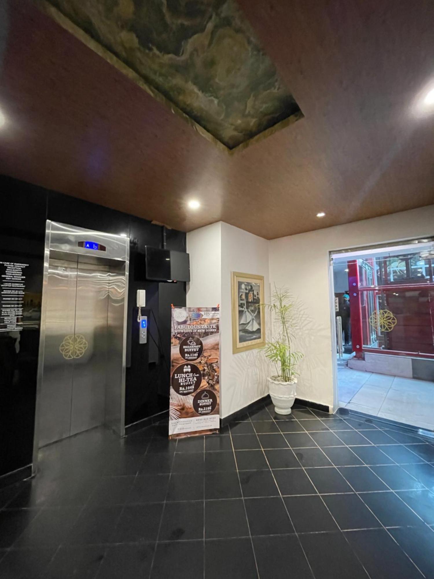 Hotel Oban ラホール エクステリア 写真